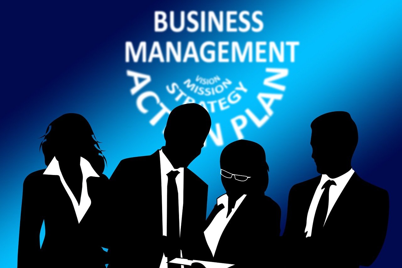 businessmen-1513738_1280